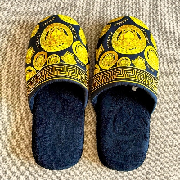 Like New Versace Black Medusa Unisex Slippers
